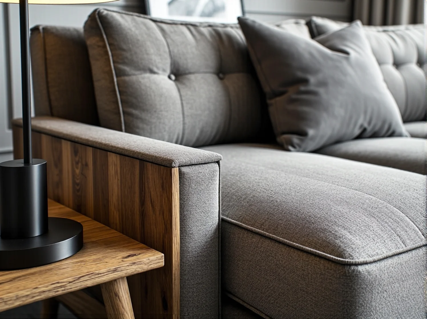 Energooszczędny kinkiet zewnętrzny LED o wysokiej klasie szczelności na elewacji