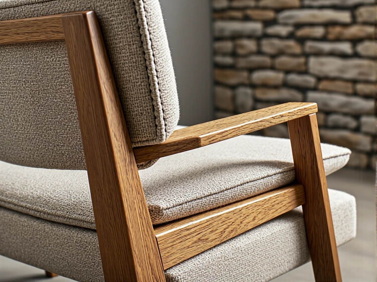 Luksusowe welurowe krzesła ze złotymi nogami do ekskluzywnych wnętrz